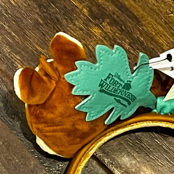 ✨ Disney Parks Loungefly Chip n Dale Fort Wilderness Minnie Mickey Ears ✨ NWT - Picture 8 of 10
